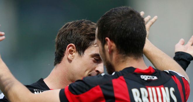 Luigi Bruins celebrates his goal with Gregoire Puel
