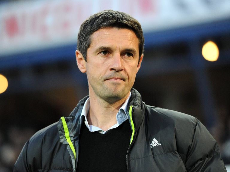 Remi Garde: Hopes to end the row with Gomis