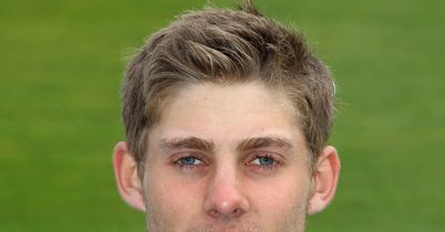 Dent stars in win for Gloucs