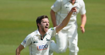 Notts seamers see off Surrey