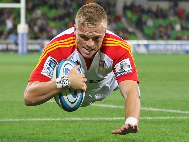 Gareth Anscombe scores the Chiefs' first try