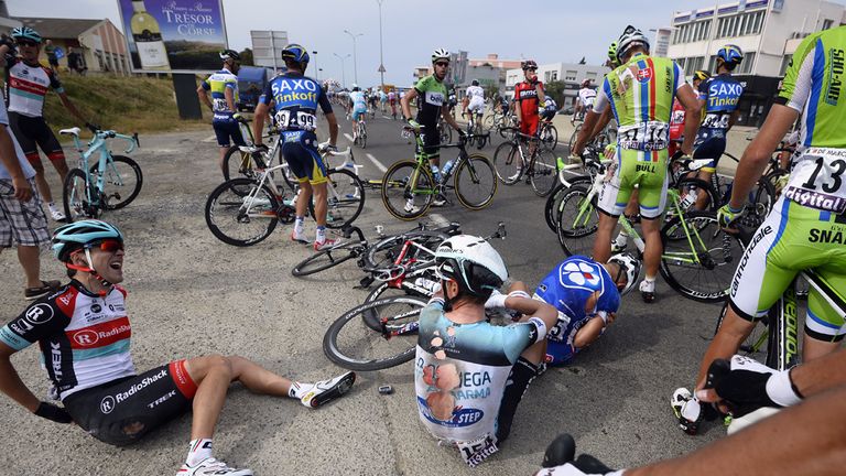 A late crash wiped out most of the peloton