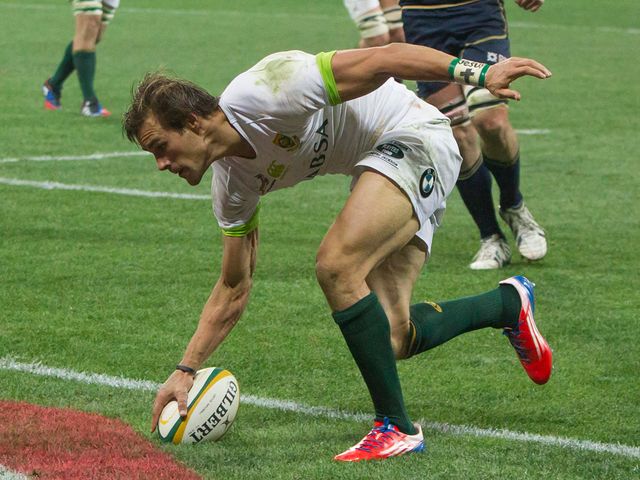 JJ Engelbrecht scores a South Africa try