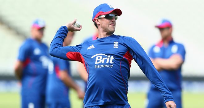 Graeme Swann: England will not take risks with No 1 spinner