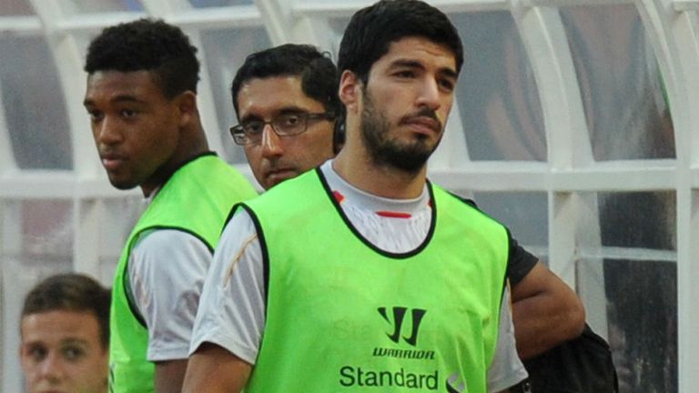 Luis Suarez: Arsenal can't make progress on deal with striker in dispute at Anfield