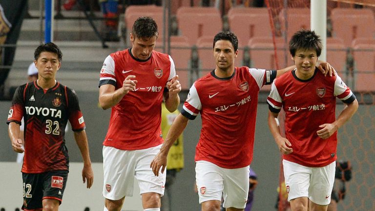 Ryo Miyaichi (right): Celebrates goal at Toyota Stadium