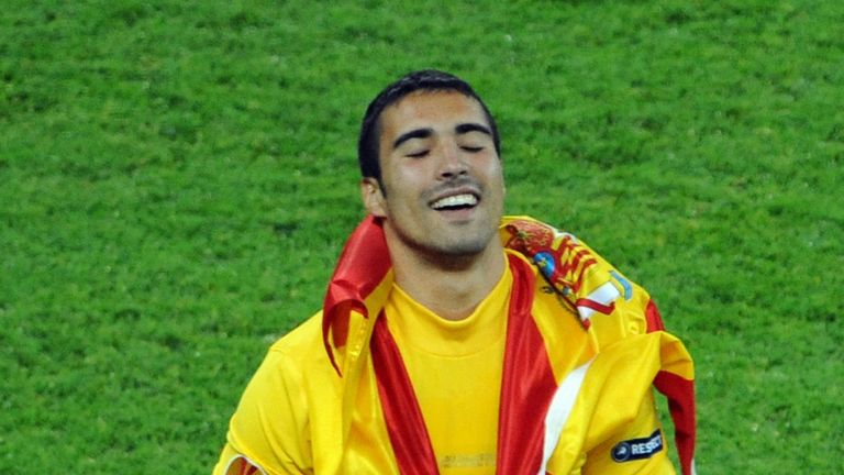 Sergio Asenjo: Joins Villarreal on loan with view to permanent deal