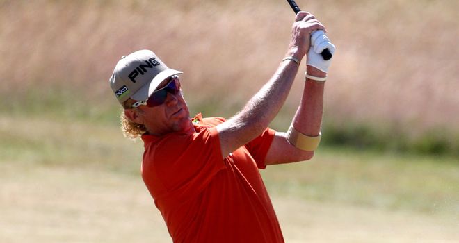 Miguel Angel Jimenez: One-shot lead over Woods and Westwood at halfway