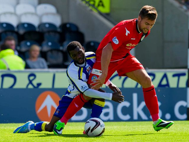 Rabiu Ibrahim slides in on Darren McGregor