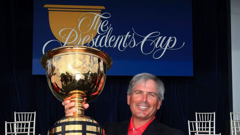 Fred Couples displays the trophy after the USA's victory in 2011