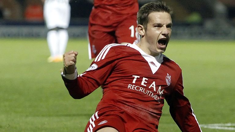 Peter Pawlett: Late equaliser for Aberdeen at St Mirren