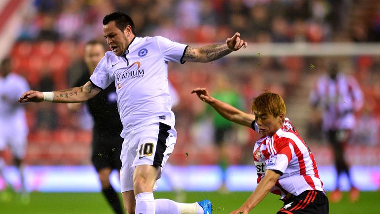 Lee Tomlin: Out for six weeks