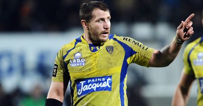 Elvis out for four months