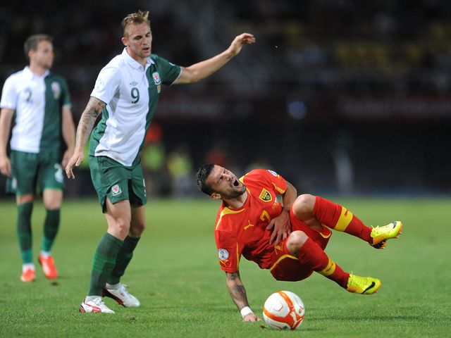 Jack Collison fouls Ivan Trickovski