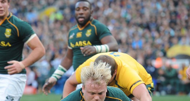 Adriaan Strauss crashes over for an early try for South Africa