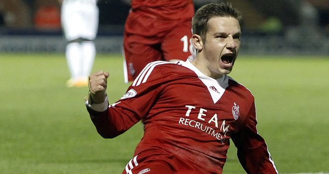 Peter Pawlett: Late equaliser for Aberdeen at St Mirren
