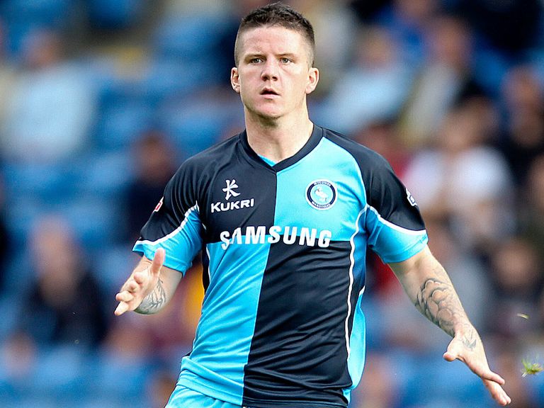 Billy Knott: Completes loan switch to Vale Park