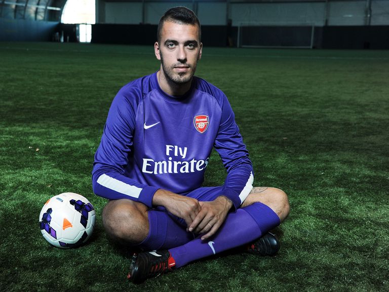 Emiliano Viviano in his Arsenal shirt.