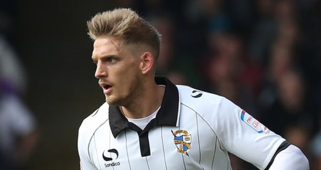 Dan Jones: Came close late on