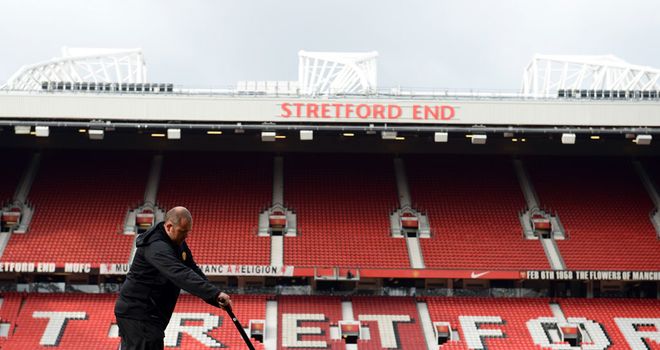 Stretford End Flags spokesman urge fans to get there early