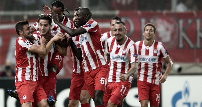 Olympiakos celebrate Kostas Manolas' winner
