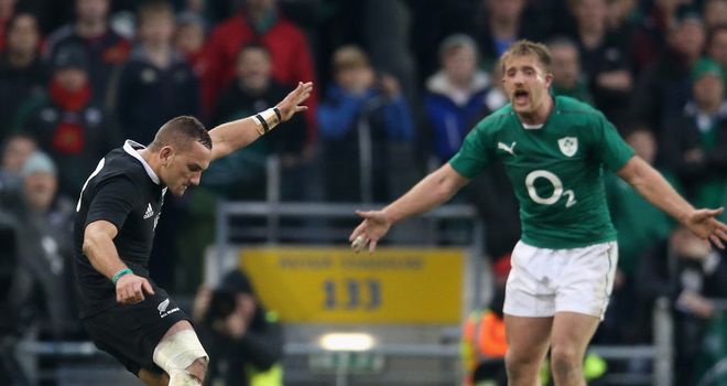 Aaron Cruden takes his first kick as Ireland charge up