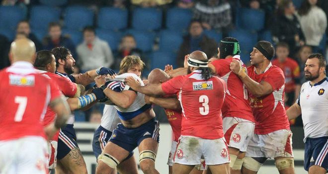 Yoann Maestri and Sona Taumalolo brawl during Saturday's match