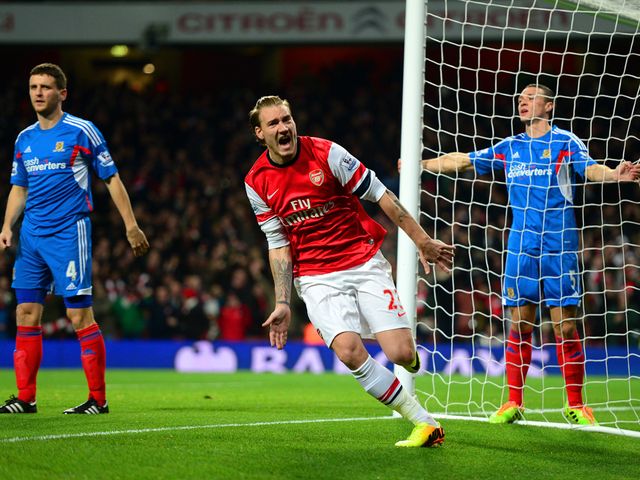 Nicklas Bendtner gives Arsenal a dream start against Hull