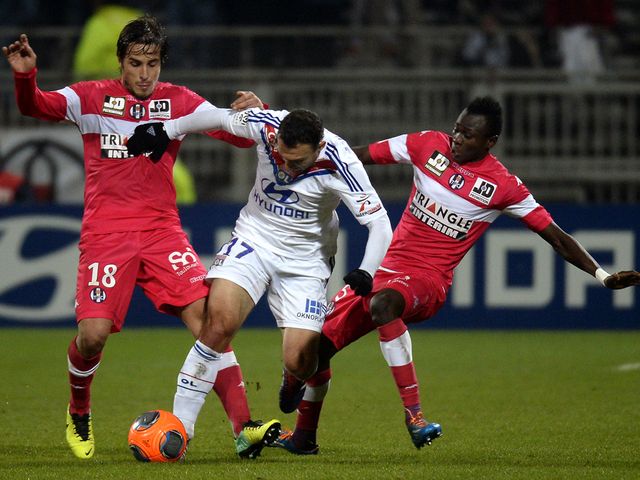 Steed Malbranque finds himself under pressure.