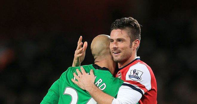 Olivier Giroud and Everton goalkeeper Tim Howard at Sunday's 1-1 game.
