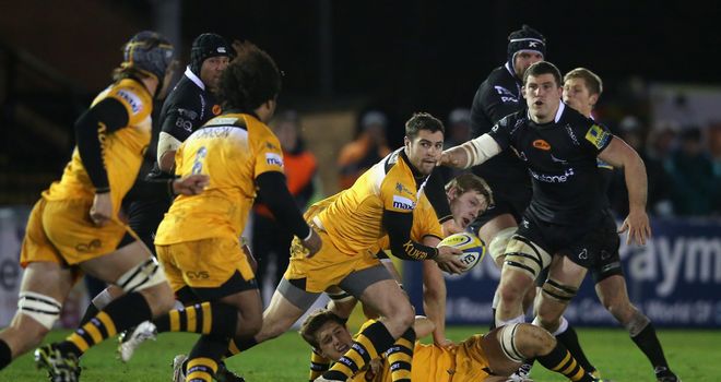 Charlie Davies: Spins out a pass for Wasps