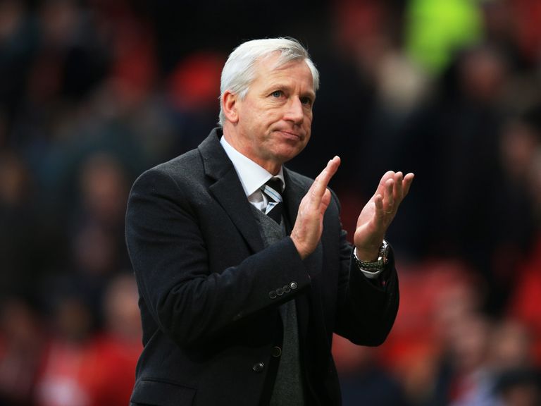 Alan Pardew: Does not want to miss out on an important signing