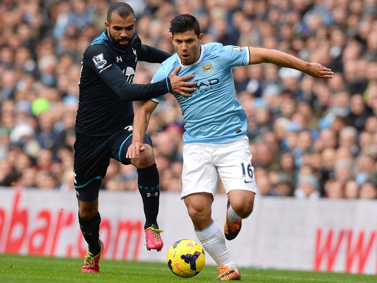 Sandro (l) in action on a day he'd rather forget