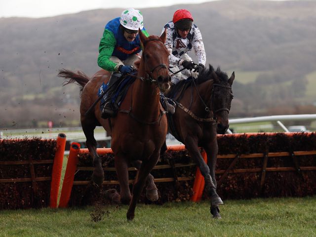Red Sherlock: Retained his unbeaten record