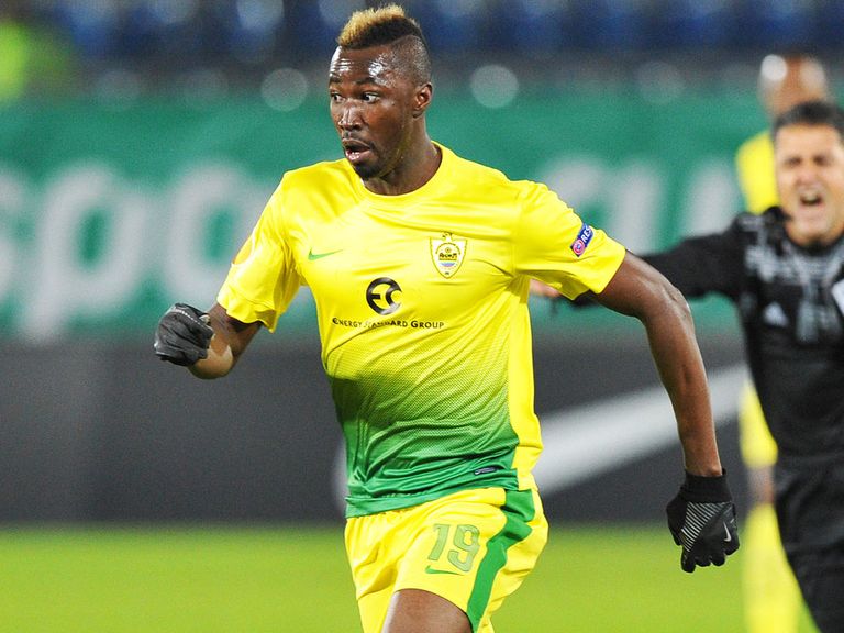Lacina Traore: Work permit granted