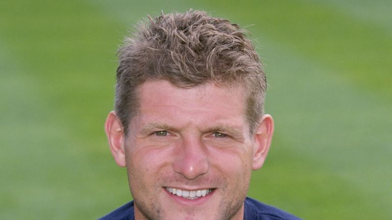 Mickey Lewis: Happy to re-sign Henly