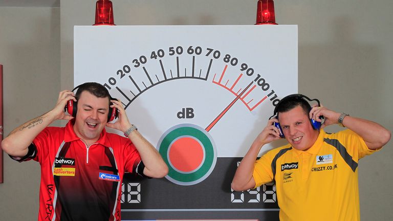Wes Newton and Dave Chisnall go head-to-head in Cardiff
