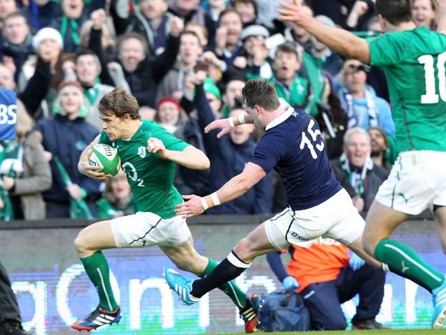 Andrew Trimble goes in for Ireland's opening try