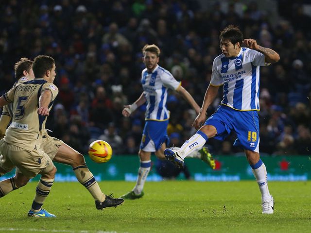 Leonardo Ulloa scores for Brighton