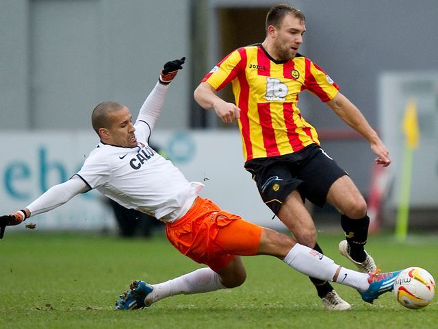 Farid El Alagui challenges Conrad Balatoni