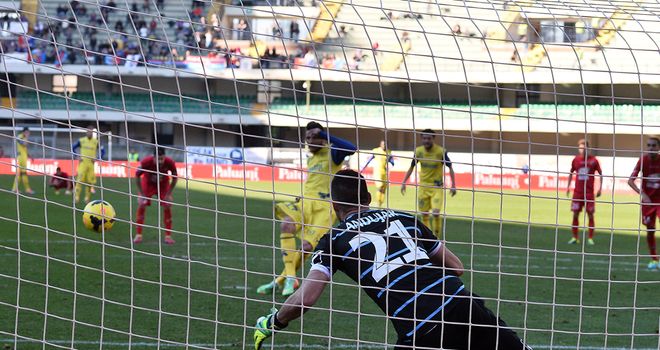 Cyril Thereau scores from the penalty spot