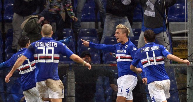 Maxi Lopez celebrates his winning goal