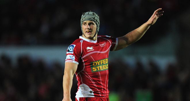 Jonathan Davies: Recovering from pectoral injury