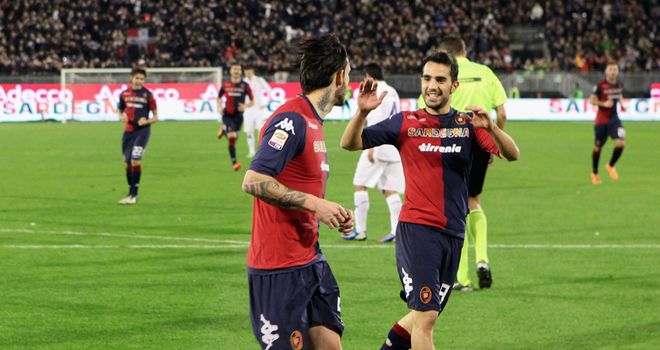 Mauricio Pinilla celebrates his goal for Cagliari