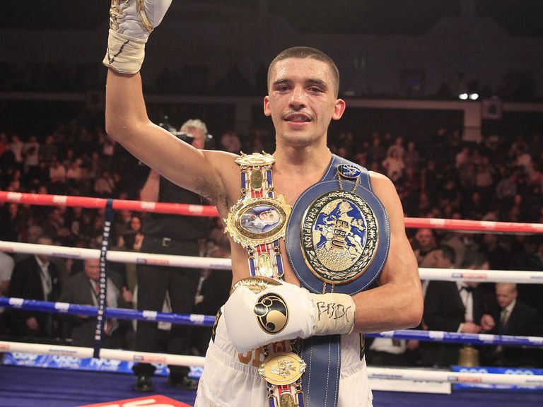 Lee Selby celebrates with his new European strap