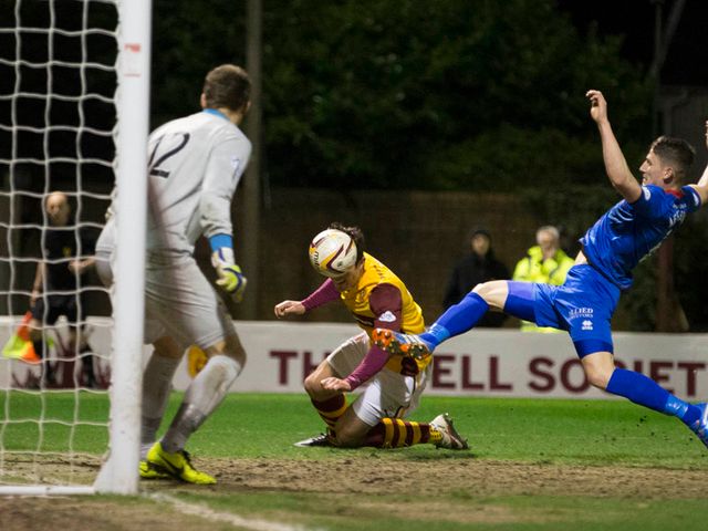 John Sutton scores Motherwell's second goal