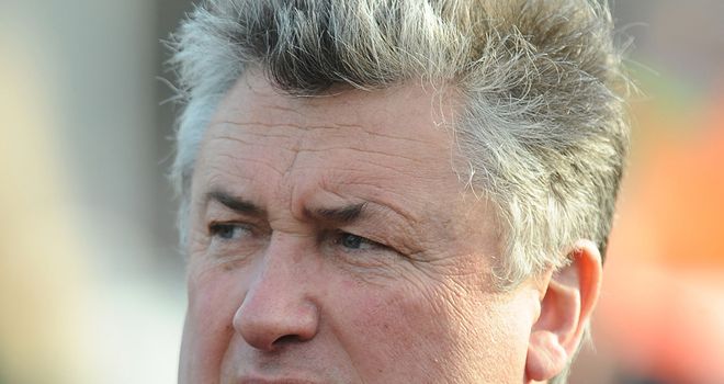 Paul Nicholls: Trains Zarkandar.
