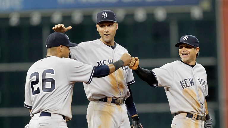 Yangervis Solarte (left): Congratulated by Derek Jeter and Brian Roberts