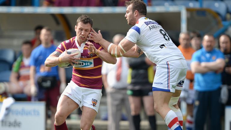 Shaun Lunt: Will remain at Huddersfield Giants despite recent rumours