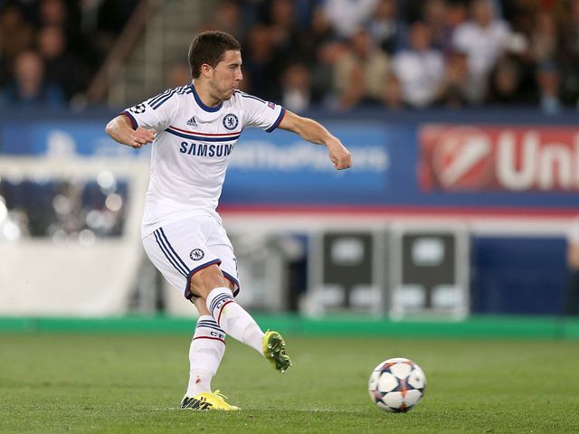 Eden Hazard scores from the penalty spot